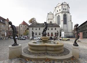 Bild vergrößern: Dom und Domplatz